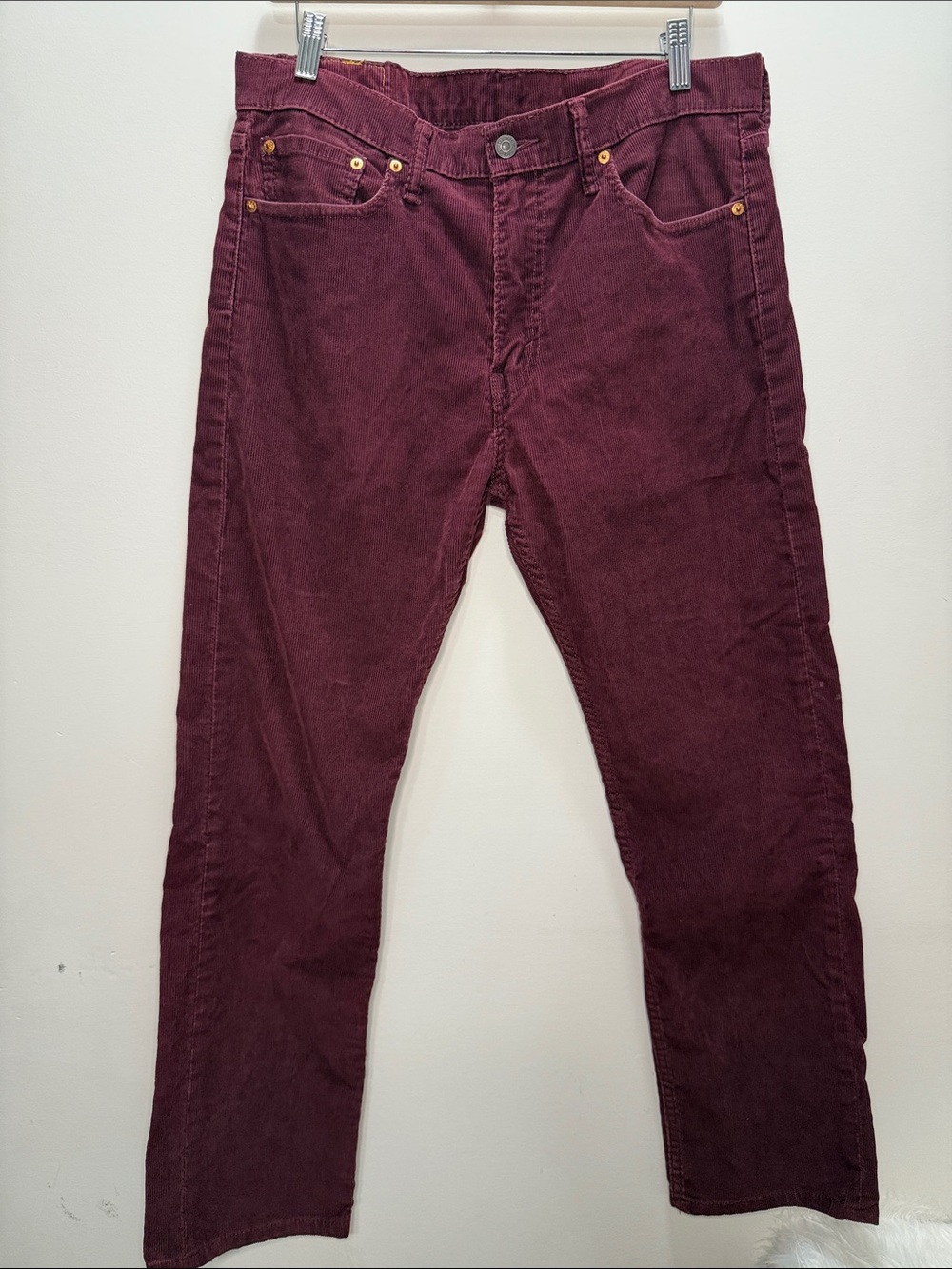 Levi's Men's Corduroy Pants in Wine Inseam 29